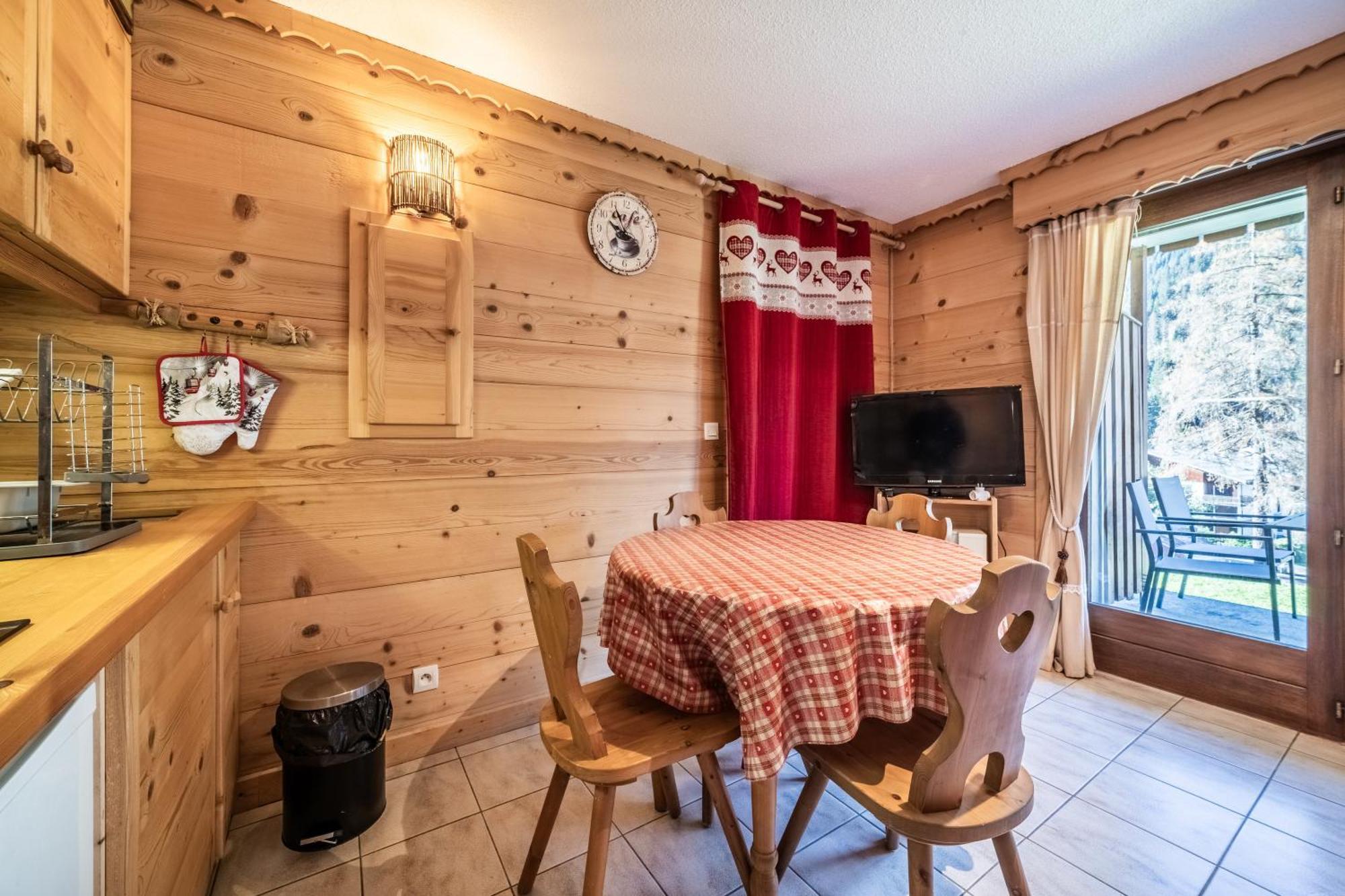 Studio Rez-De-Jardin, 4 Pers Chatel Exterior photo